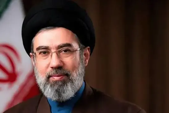 مجتبى خامنئي يبحث مع محسن رضائي شروط إنهاء الحرب بين إيران وأمريكا