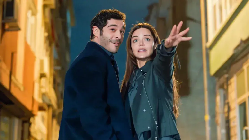 شاهد مسلسل المحتالون الحلقة 38 مترجمة للعربية.. غموض وتشويق في أحدث حلقات الدراما التركية