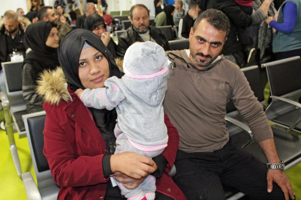 وصول 54 لاجئاً سورياً إلى إيطاليا عبر الممرات الإنسانية