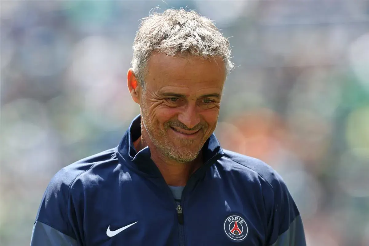 لويس إنريكي على طريق التجديد مع PSG: مشروع مختلف لبطل أوروبا 2025