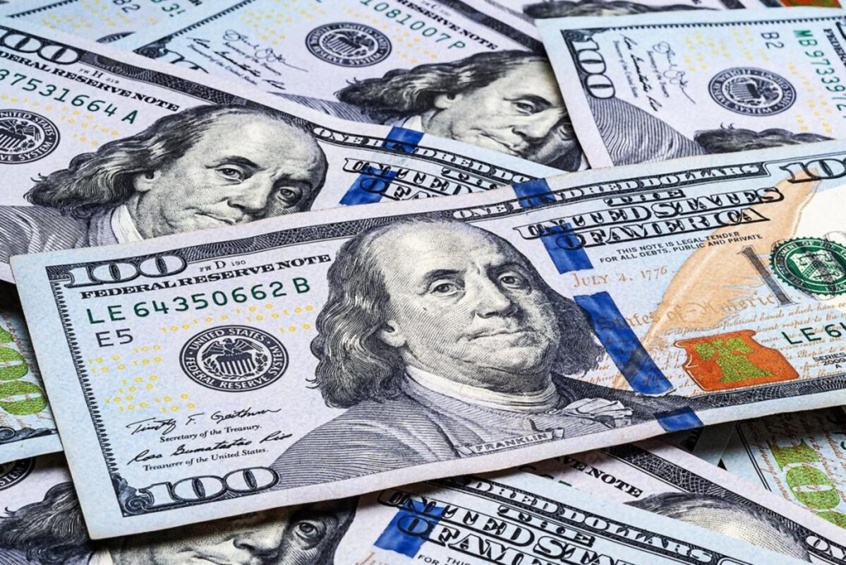 تراجع سعر الدولار اليوم الخميس 21 مايو 2026 بمنتصف التعاملات.. الأخضر بكام