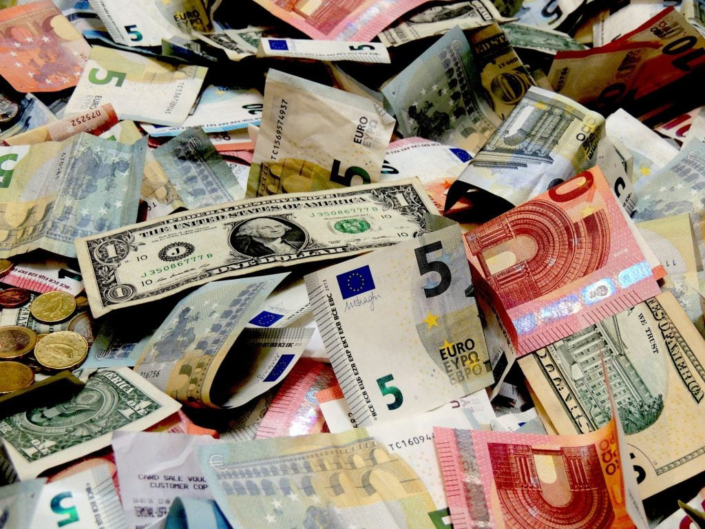 أسعار العملات الأجنبية اليوم السبت 4 يوليو 2026 أمام الجنيه المصري.. استقرار الدولار واليورو والإسترليني