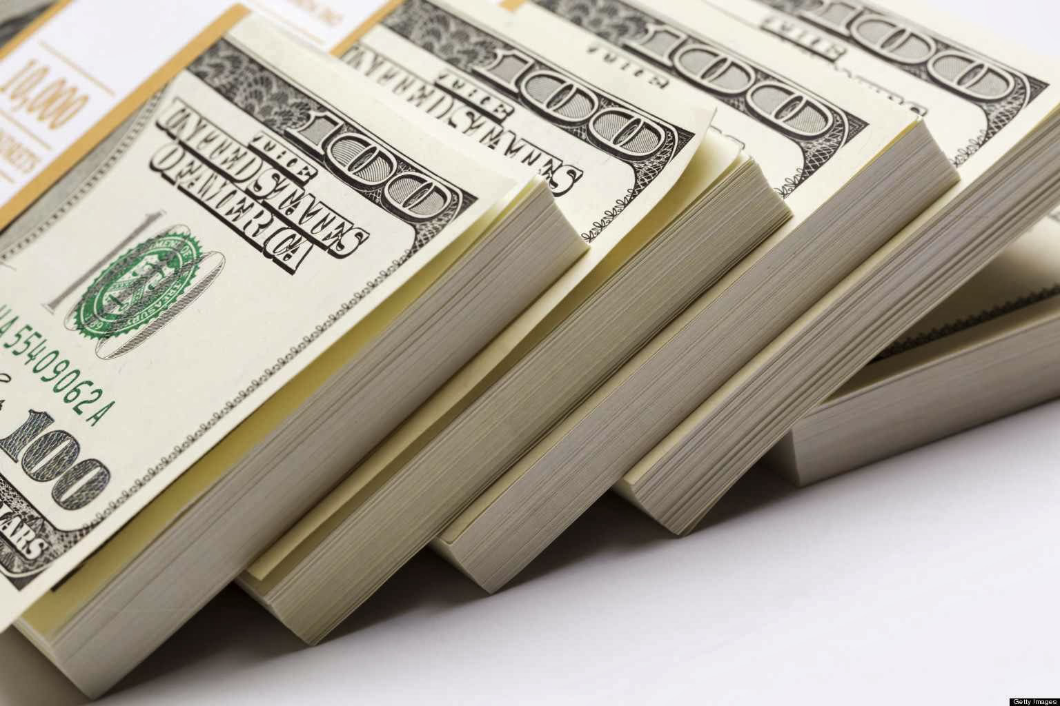 ارتفاع سعر الدولار اليوم الإثنين 2 مارس 2026 بمستهل التعاملات.. الأخضر بكام