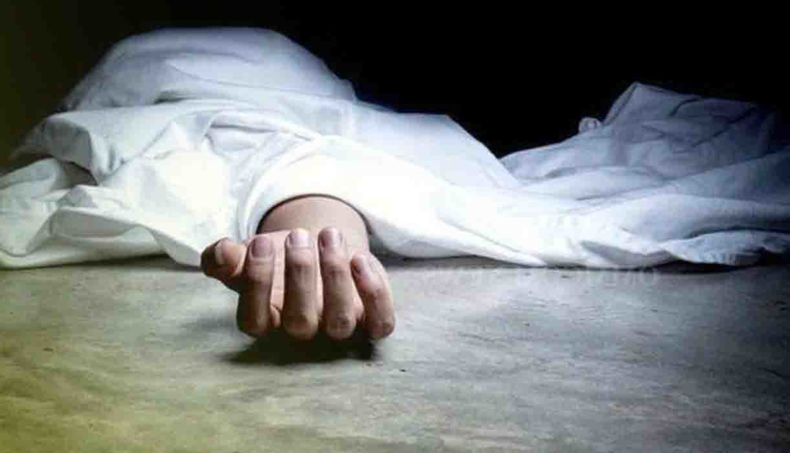 استدرجه إلى طريق مظلم.. كيف قتل عامل نظافة زوج عشيقته بـ22 طعنة؟