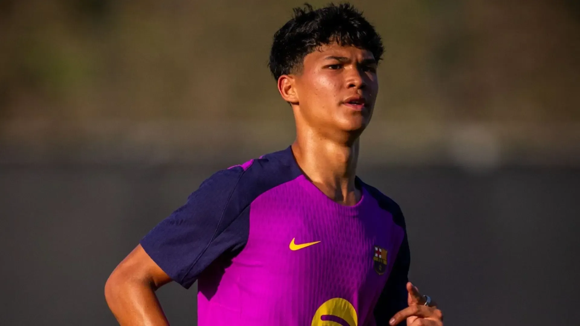 لابورتا يكشف خلفيات صراع برشلونة مع الشاب "درو" وصفقة باريس سان جيرمان