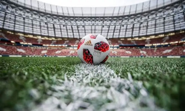 مواجهات مثيرة في كرة القدم اليوم.. تعرف على مواعيد المباريات والقنوات الناقلة