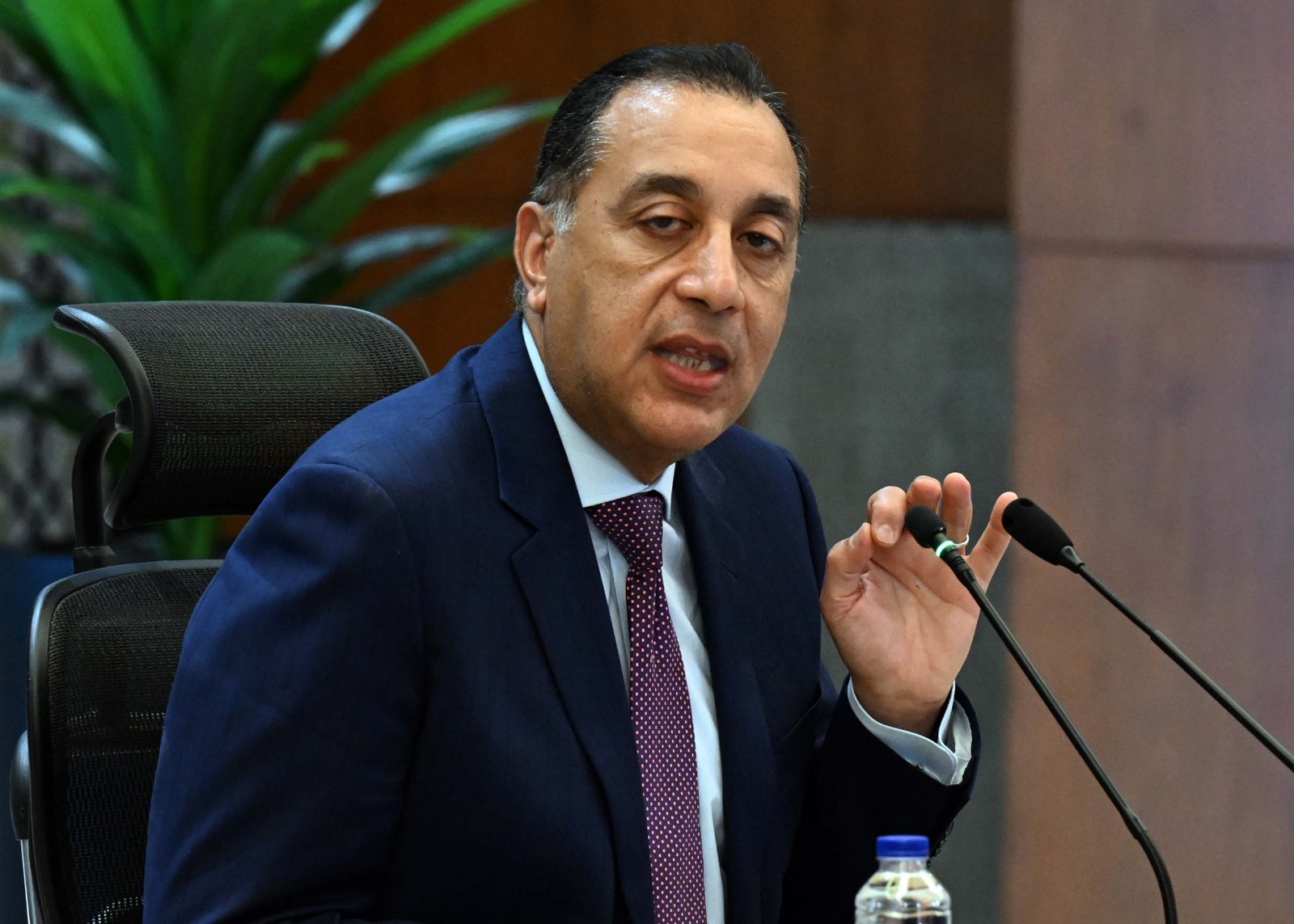 رئيس الوزراء: إنهاء أزمات المنطقة لن يتحقق إلا بالحوار والتحركات الدبلوماسية