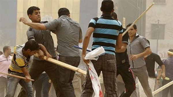 نزاع يتحول إلى دماء.. إصابة شخصين في مشاجرة بسلاح أبيض بالدقهلية